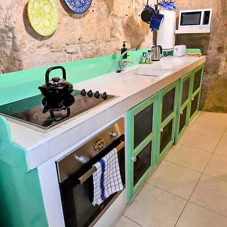 The G-house Apartment *